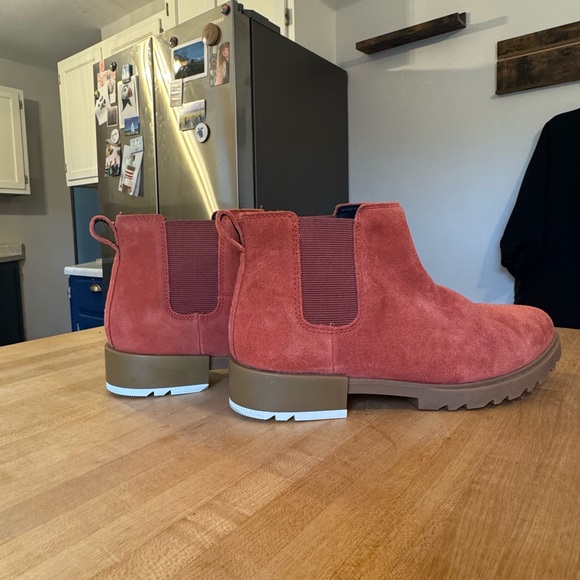 Women’s Size 9.5 Sorel Emelie Chelsea Suede Ankle Boots Waterproof Red/Orange - Picture 10 of 10